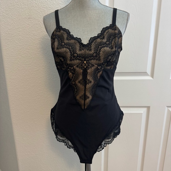 PINSY sculpting lace shapesuit size 1x NWT black women’s bodysuit - Picture 1 of 14